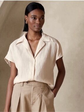 Banana Republic Cream Short Sleeve Button-Down Shirt